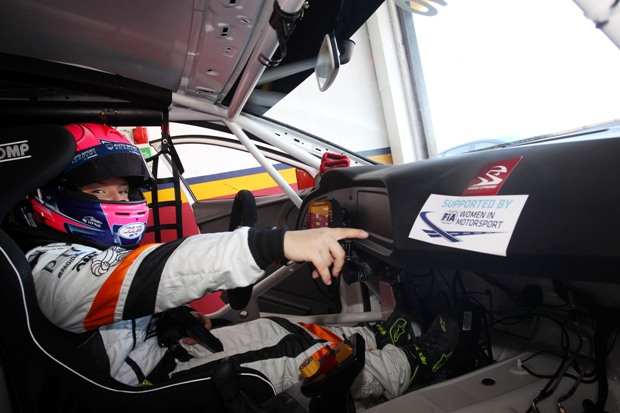 02.05.2015 - Lucile Cypriano (FRA), SEAT León, JSB Compétition