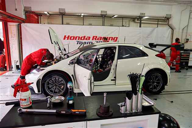 2015_wtcc_test_days_catalunya_0448-opt