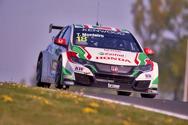 2016 EVENT: Race of Slovakia TRACK: Automotodrom Slovakiaring TEAM: Castrol Honda World Touring Car Team CAR: Honda Civic wtcc DRIVER: Tiago Monteiro