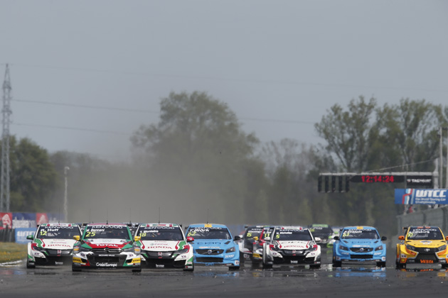 start race 1 during the 2016 FIA WTCC World Touring Car Championship race of Slovakia at Slovakia Ring, from April 15 to 17 2016 - Photo Alexandre Guillaumot / DPPI