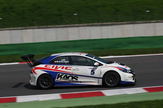 Roberto Colciago (AGS,Honda Civic TCR 2015-TCR #5)