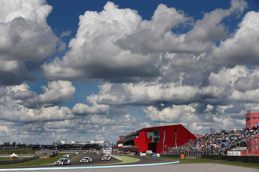 WARM UP LAP RACE 1 during the 2015 FIA WTCC World Touring Car Race of Argentina at Termas de Rio Hondo, Argentina on March 6th to 8th 2015. Photo Jean Michel Le Meur / DPPI.