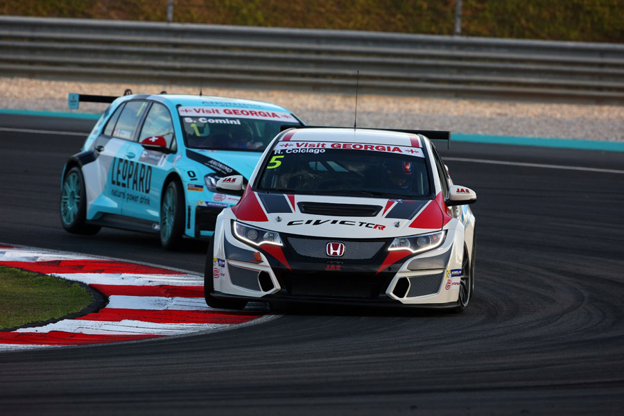 30.09.2016 - Race 1, Roberto Colciago (ITA) Honda Civic TCR, Target Competition and Stefano Comini (SUI) Volkswagen Golf GTI TCR, Leopard Racing