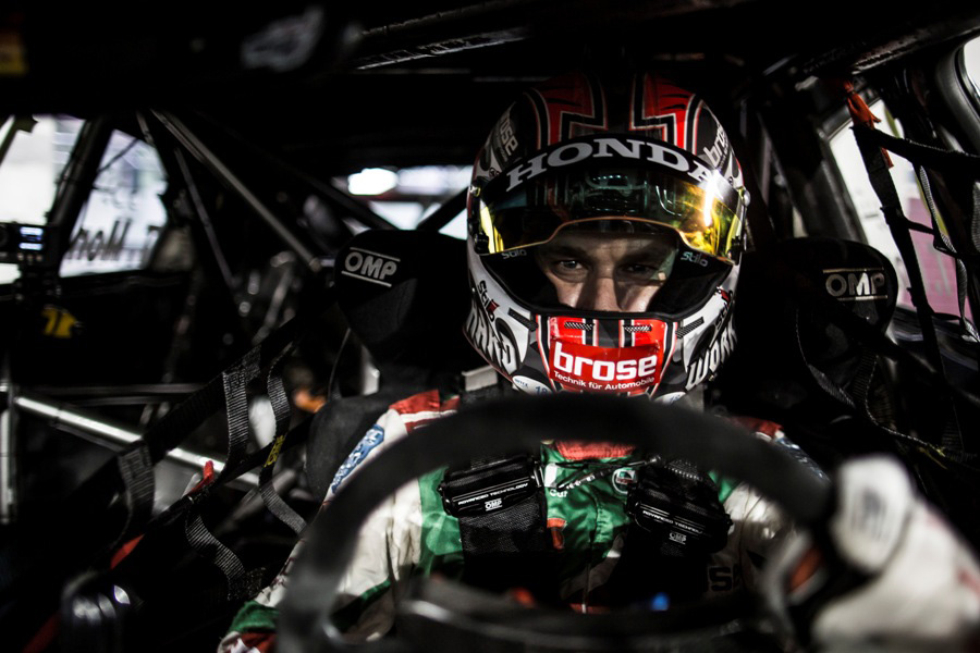 MONTEIRO Tiago (por) Honda Civic team Castrol Honda WTCC portrait ambiance during the 2016 FIA WTCC World Touring Car Championship race at Losail from November 23 to 25 Qatar - Antonin Grenier / DPPI